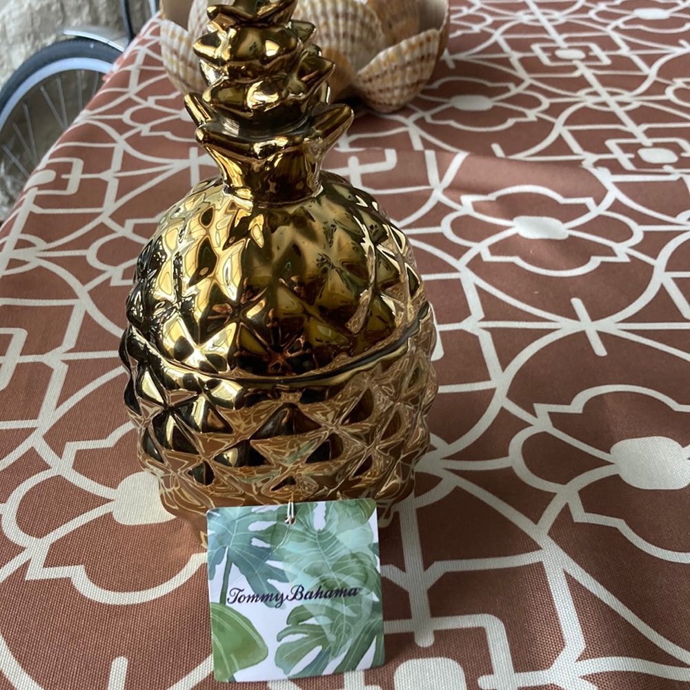 Tommy Bahama Pineapple Candle